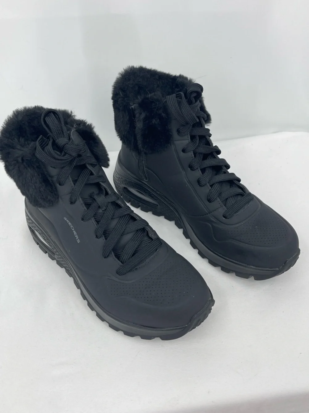 Skechers Women's Black Faux-Fur Lace-Up Winter Boots SIZE 7.5